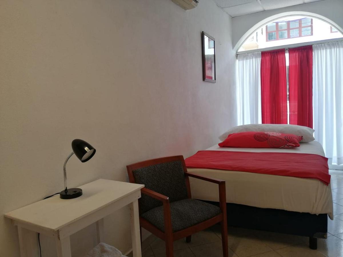 Boutique Basic Hotel بويرتو فالارتا المظهر الخارجي الصورة