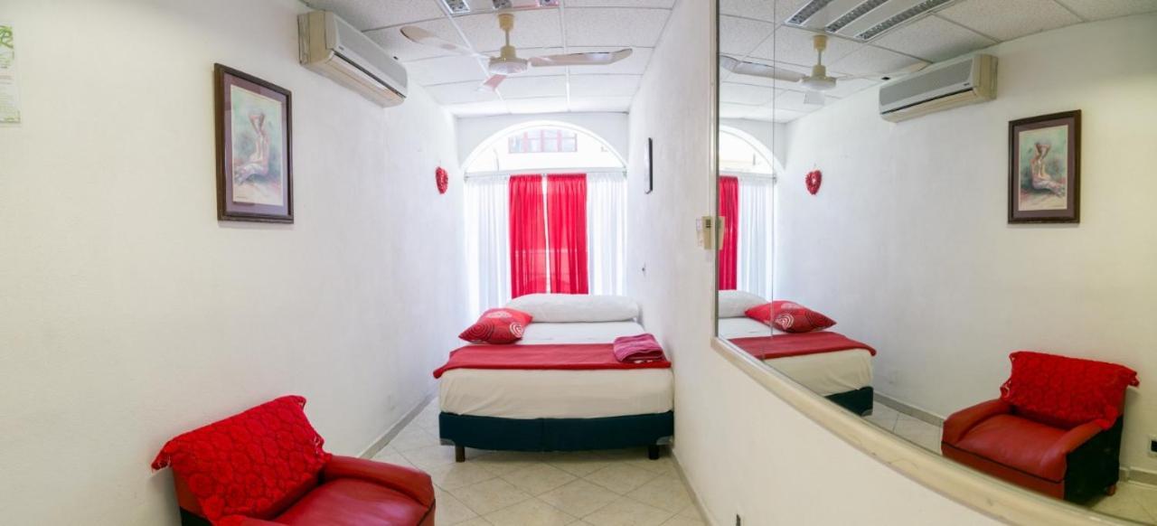 Boutique Basic Hotel بويرتو فالارتا المظهر الخارجي الصورة