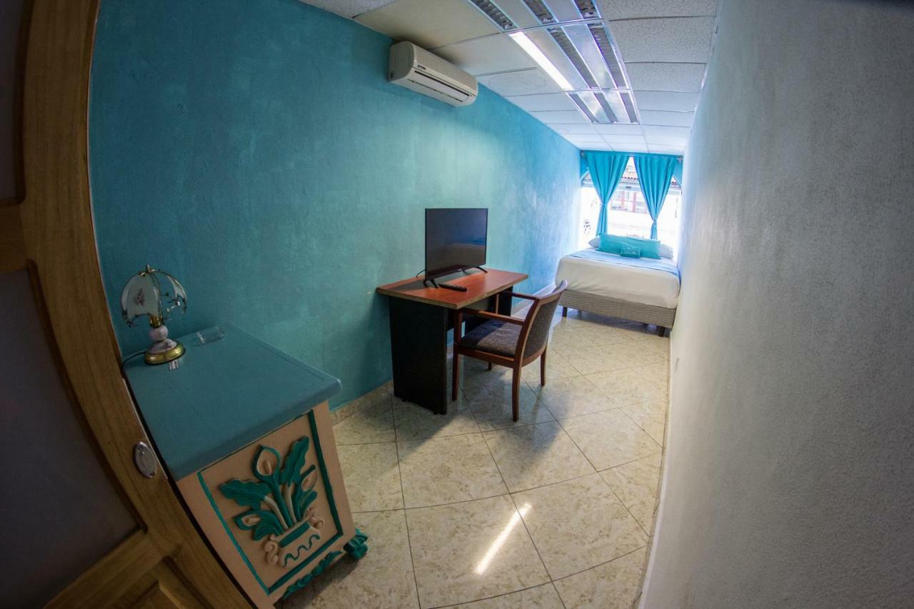 Boutique Basic Hotel بويرتو فالارتا المظهر الخارجي الصورة